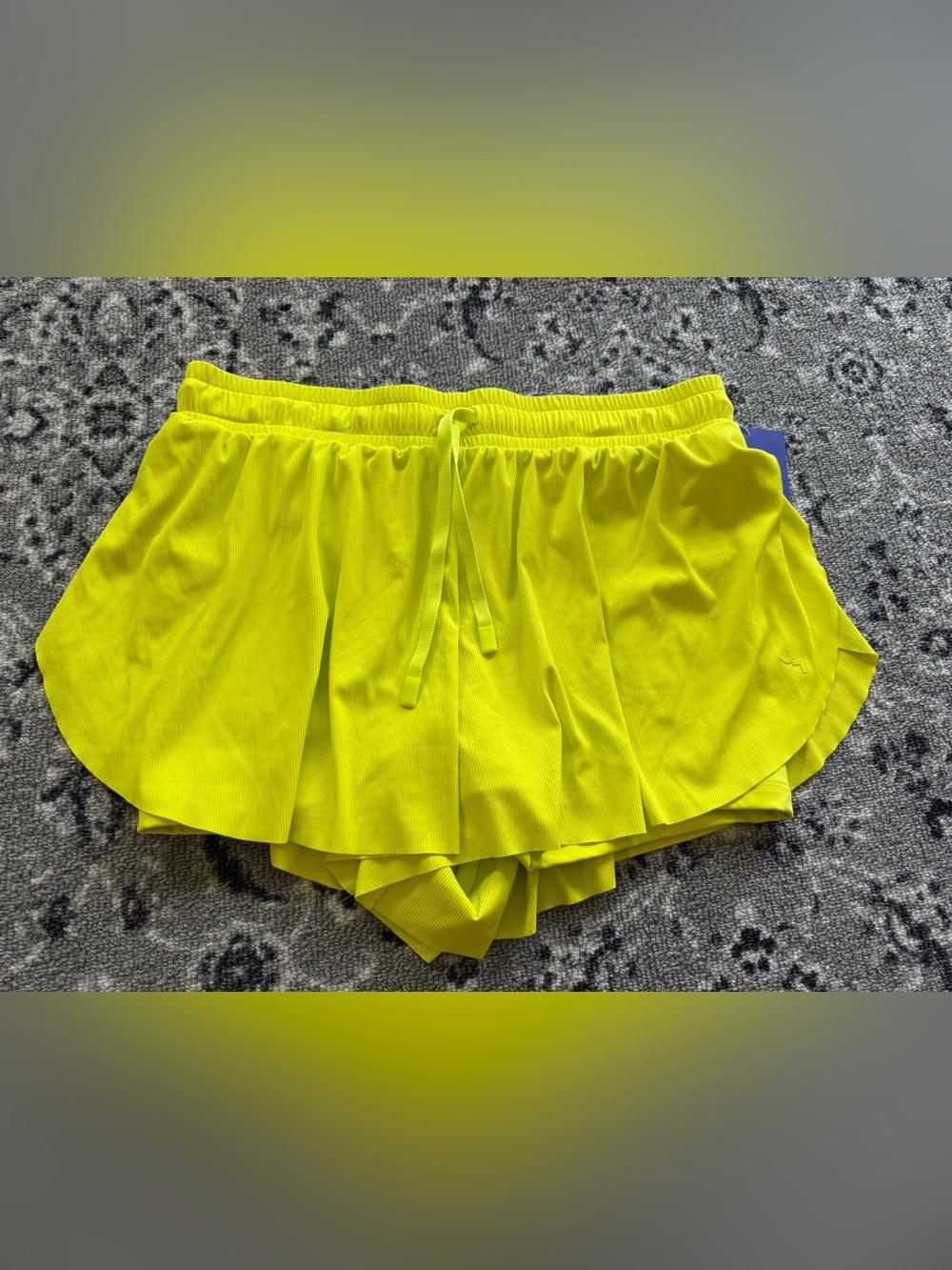 JoyLab Women’s Mid Rise Neon Yellow Running Shorts Built In Liner Medium New